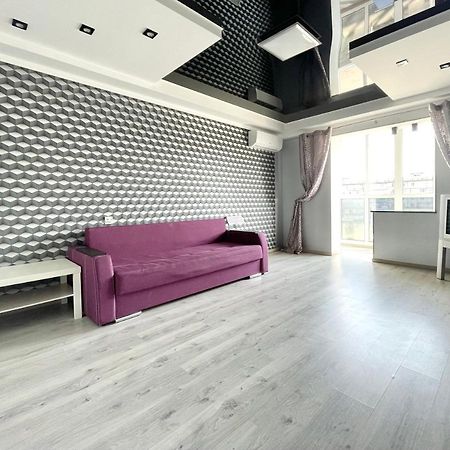 Двокімнатна На Оболоні Біля Дрім-Тауна Kyiv Exterior photo